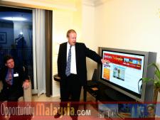 Bernhard Schutte, giving an audio visual live Internet presentation about Opportunities in Malaysia. From Left to right: John McCartney, Director for Florida, U.S Department of Commerce and Bernhard Schutte, Chairman of Asia Committee USA